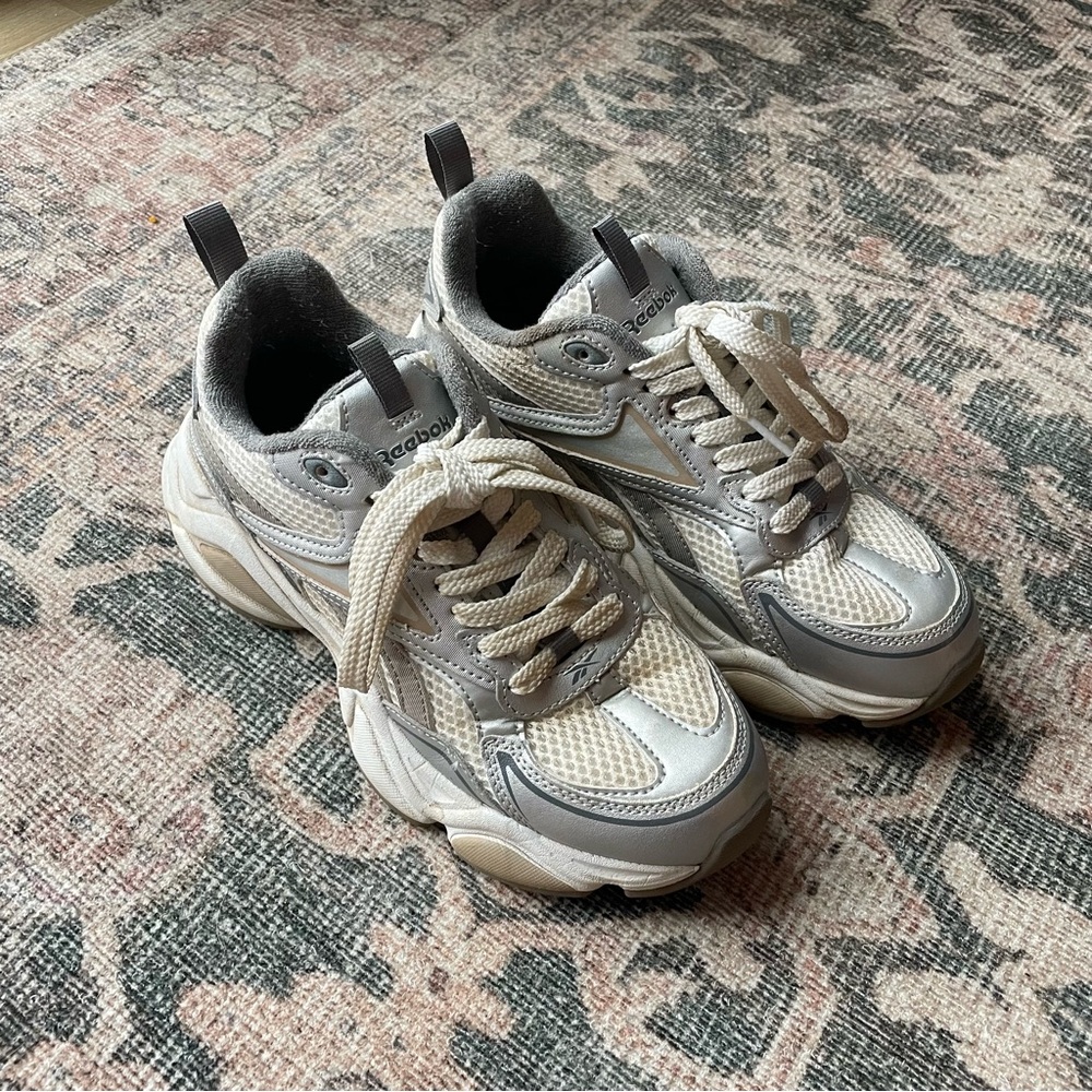 Reebok Silver and Cream Sneakers 8.5